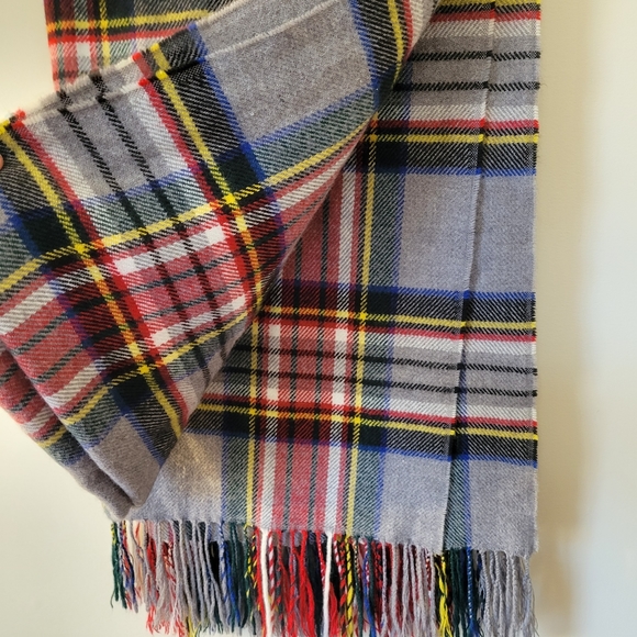 Cozy Oversized Fringe Trim Plaid Blanket Scarf - Picture 5 of 6